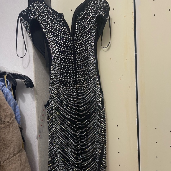 Dress - Picture 3 of 3